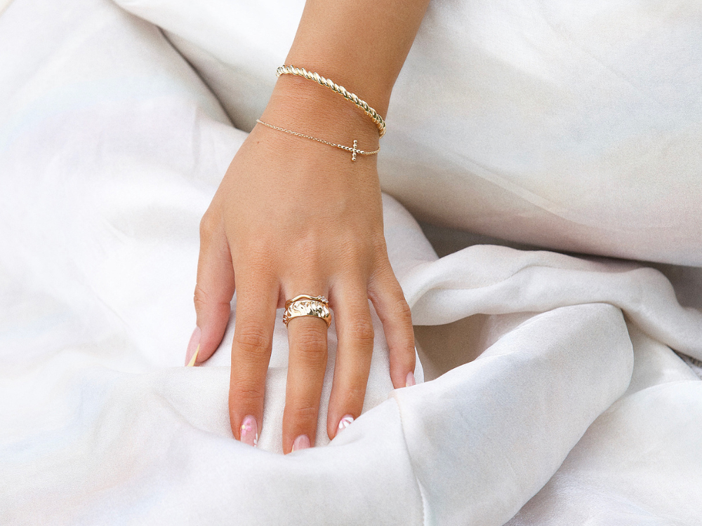 Mariage, baptême, communion : quels bijoux porter pour une cérémonie en mai ou juin ?