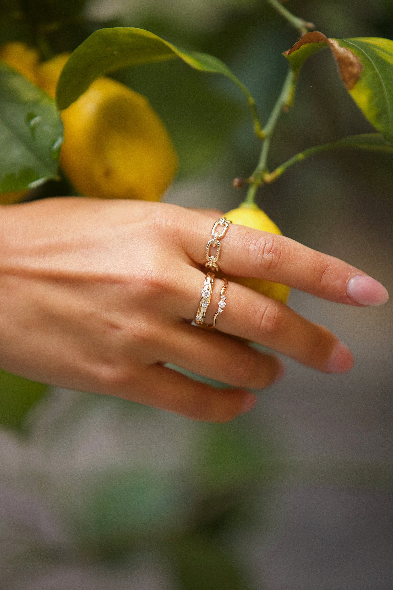 Bague fine en plaqué or 18 carats et zircon blanc | Maison Lissia