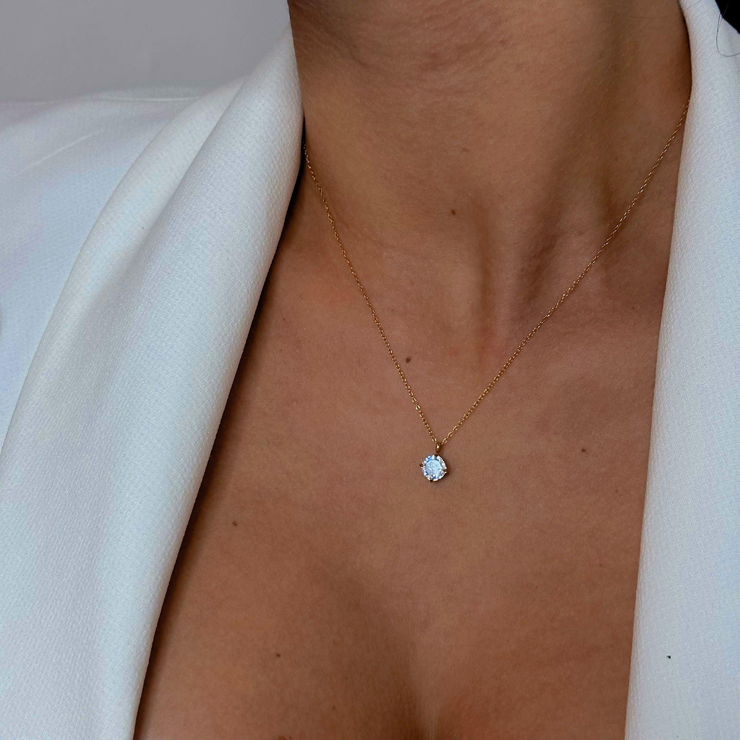 COLLIER ÉVA