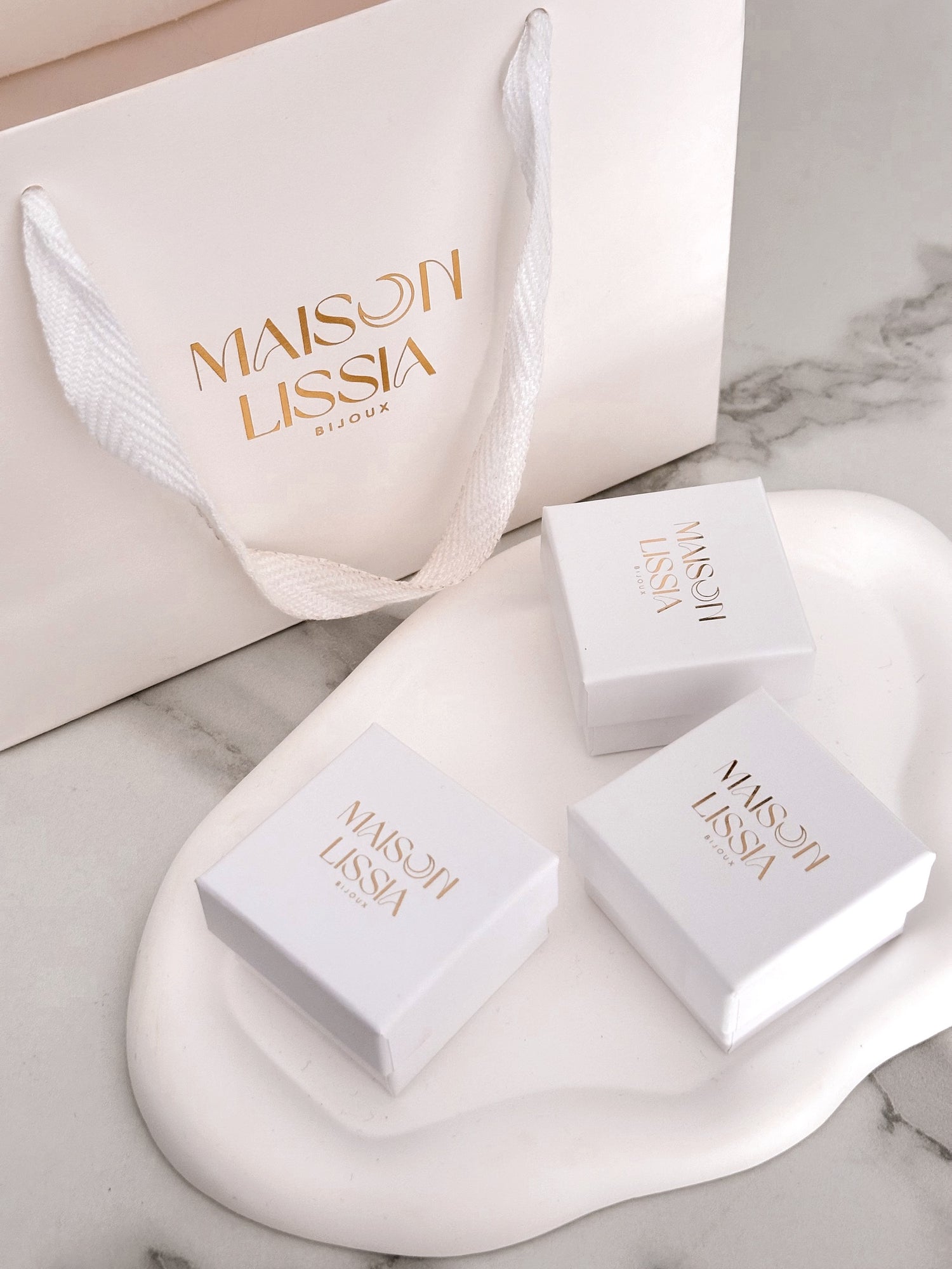 GIFT WRAPPING